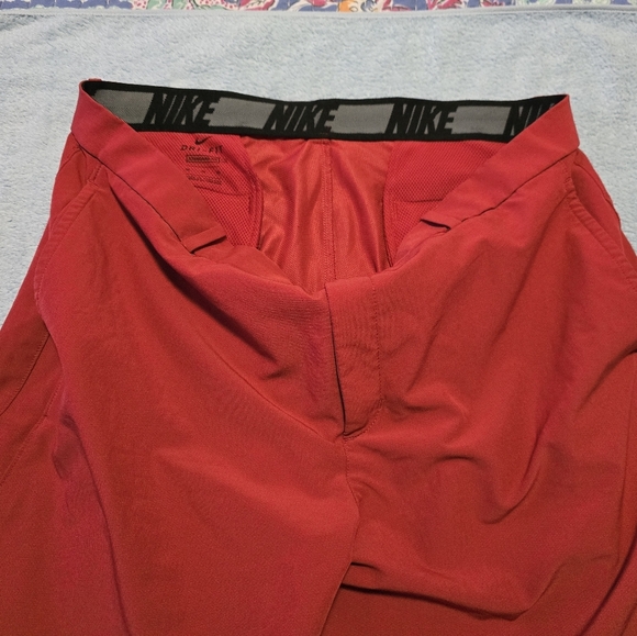 Nike Red Flat Front Tailored Shorts for golf - Picture 4 of 11